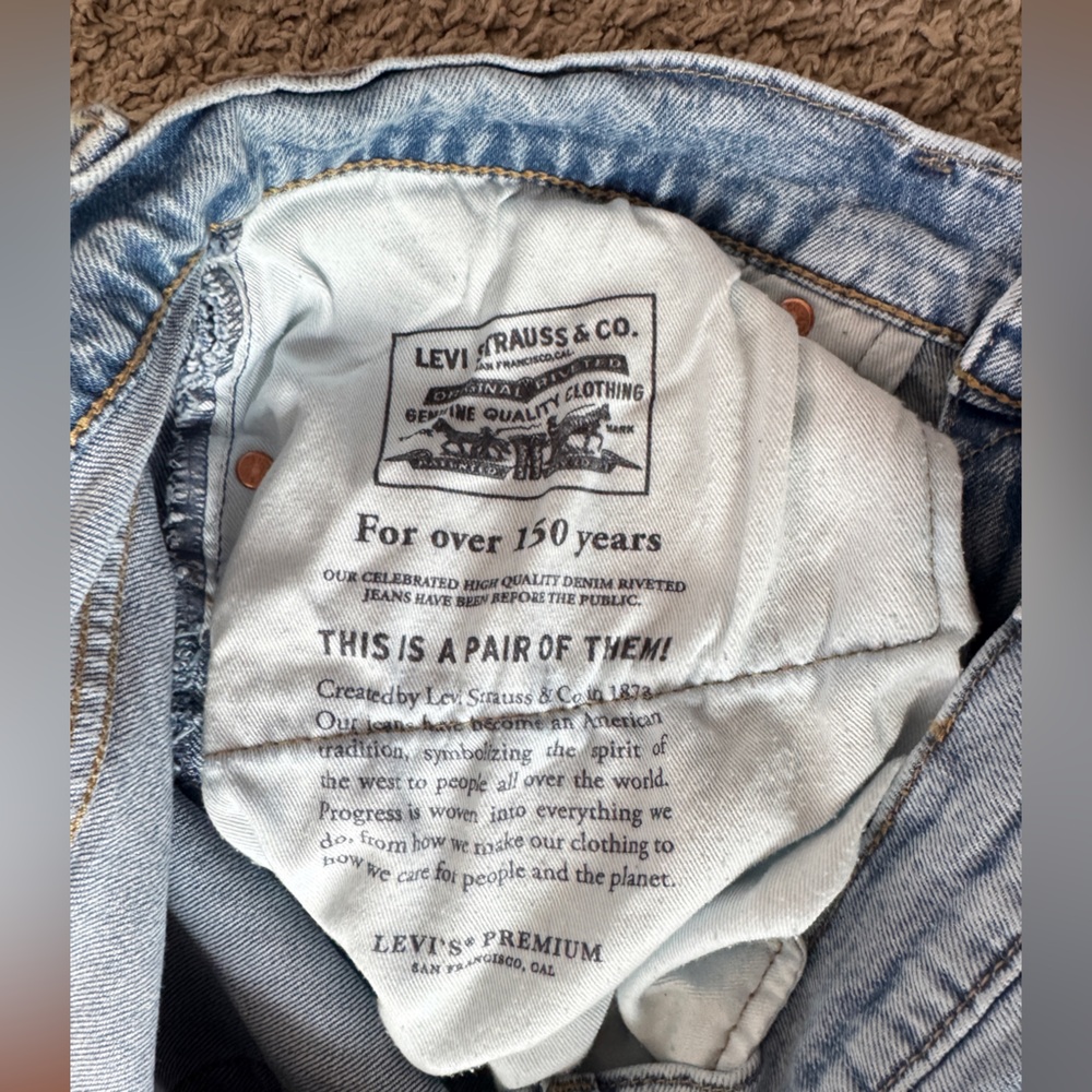Men’s Levi’s 502 jean - Picture 2 of 4